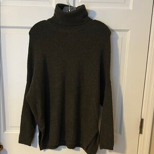 Lou & Grey Oversized Green Turtleneck Sweater